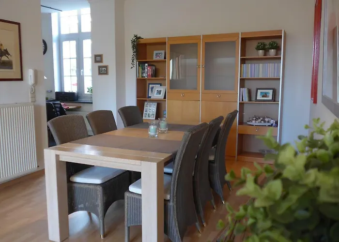 Belarte Framing Shop, Spacious Apartment With Garage In The Heart Of Ieper